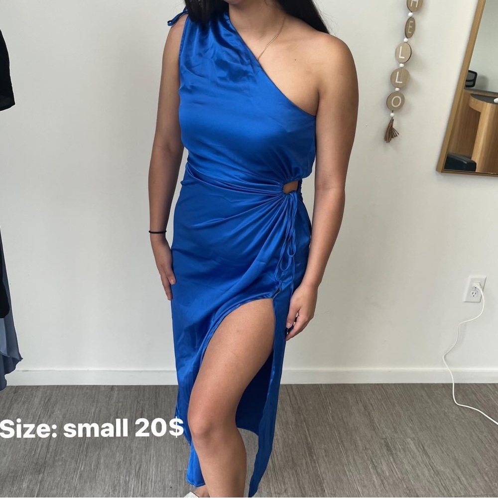 Blue dress